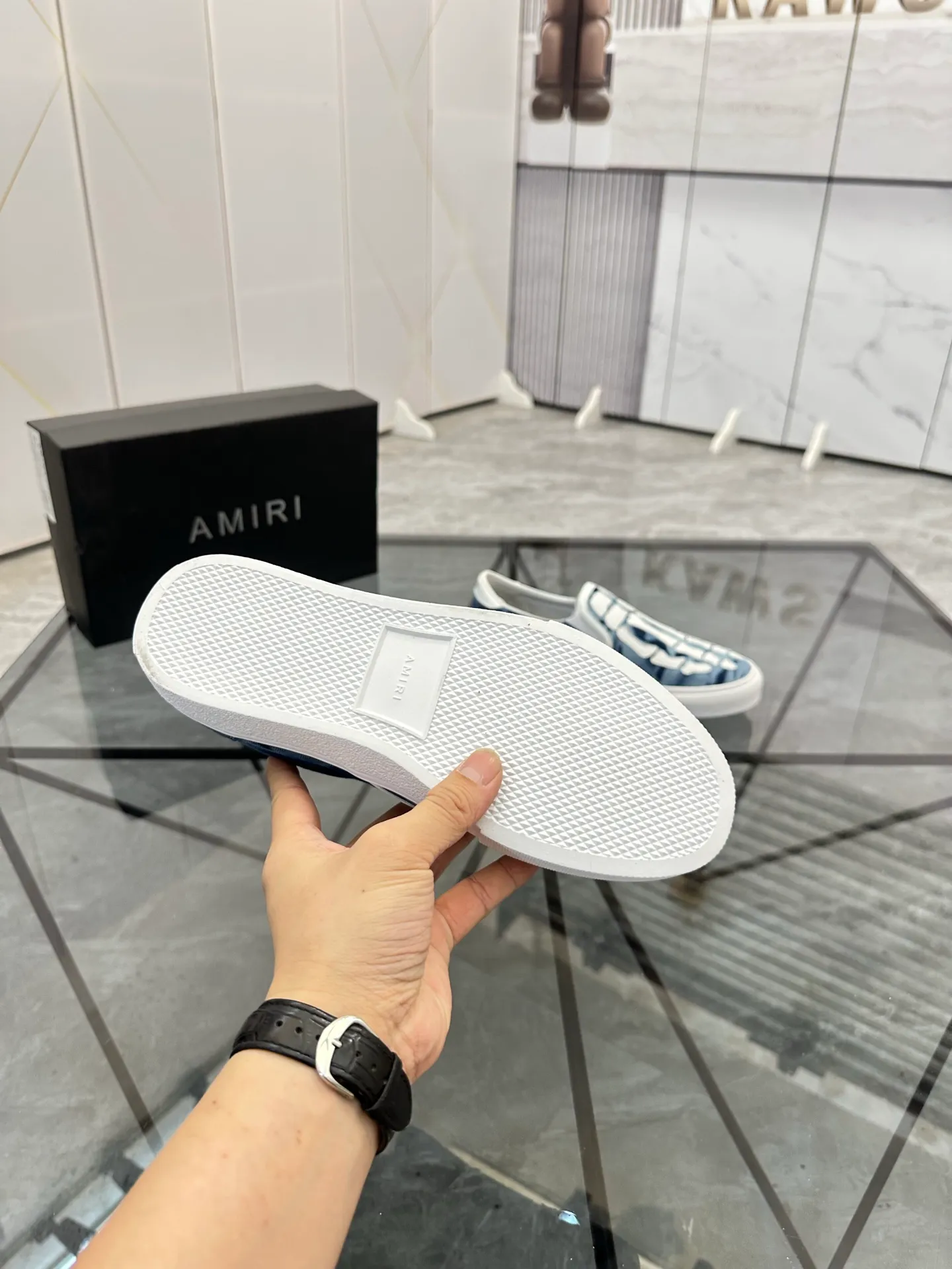Men's shoes for sale 💰: 💰P420¥ Product trademark: AMIRI*「EMIR*] slip-on Regular size: 38-44 (can be customized to 37.45.46) Product materials: Upper imported original fabric spliced ​​cowhide, breathable lining, original outsole. No.: 1023
